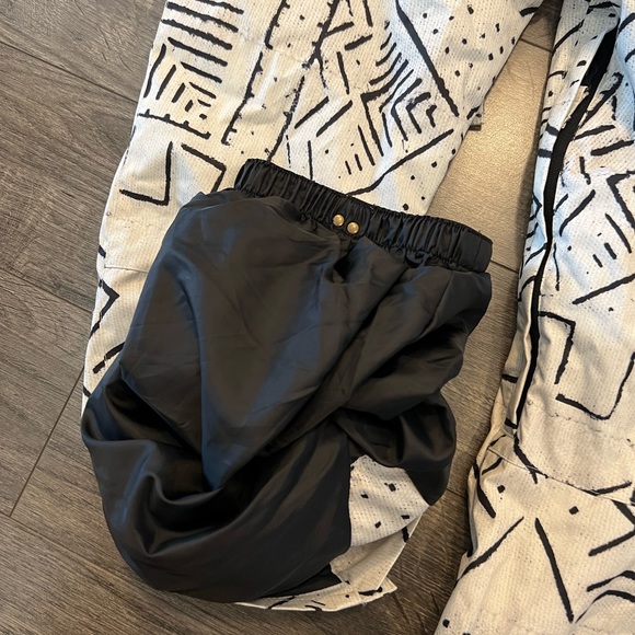 Snow/snowboard/ski pants - Picture 6 of 8